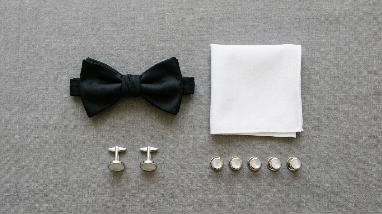 How to Accessorize a Tuxedo for Weddings & Proms