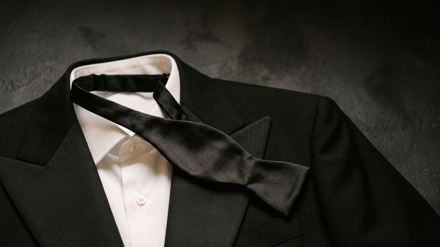 How to Pick the Right Bow Tie for a Tuxedo