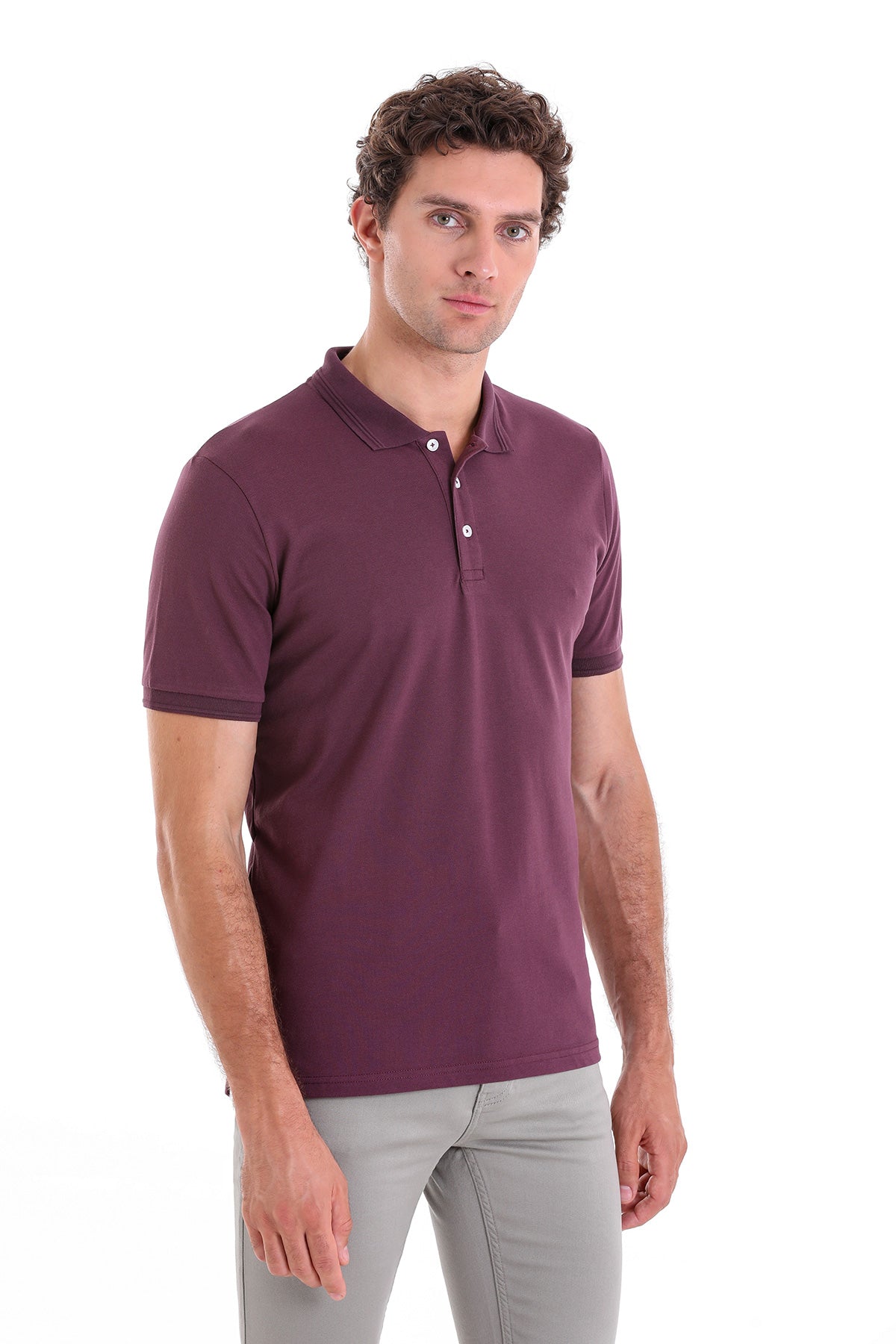 A men’s maroon polo shirt with a classic collar and short sleeves.