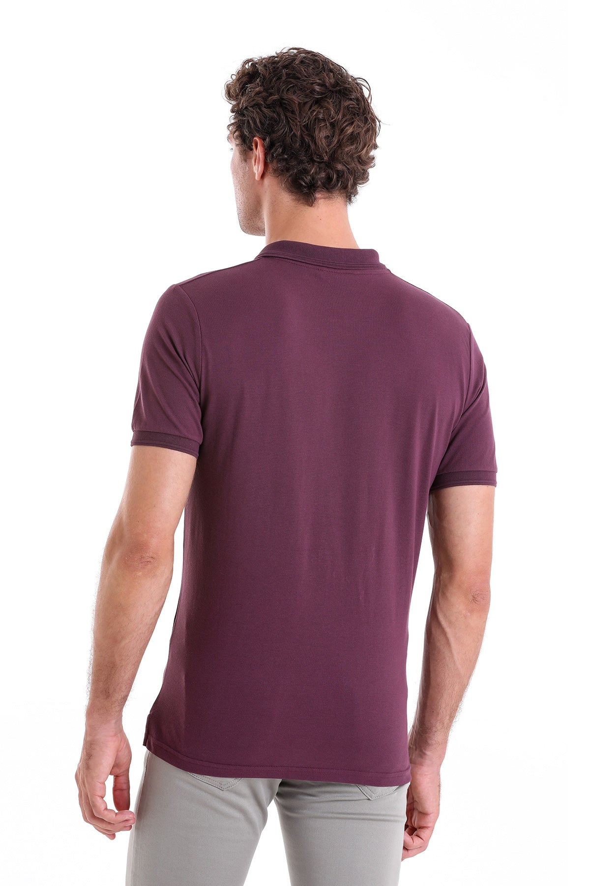 A men’s maroon polo shirt with a classic collar and short sleeves, crafted from smooth, lightweight fabric.