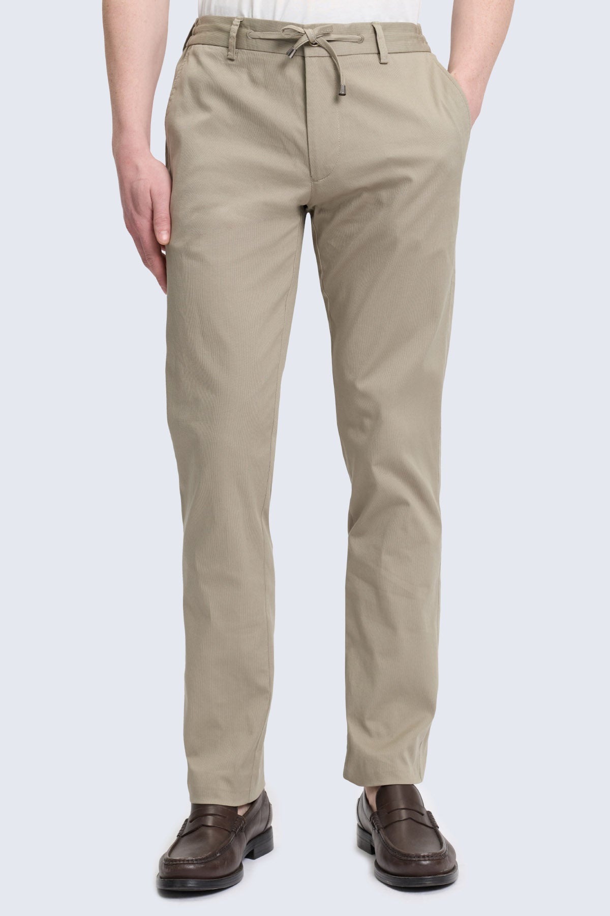 Olive dynamic fit jogger pants in khaki slim-fit cotton with drawstring waistband and side pockets