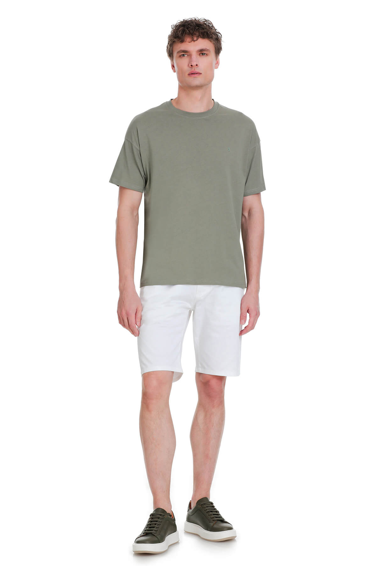 Sage green oversize cotton crew neck t-shirt in olive green for casual wear with comfortable fit