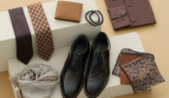 How to Choose the Right Accessories for Men: A Style Manual