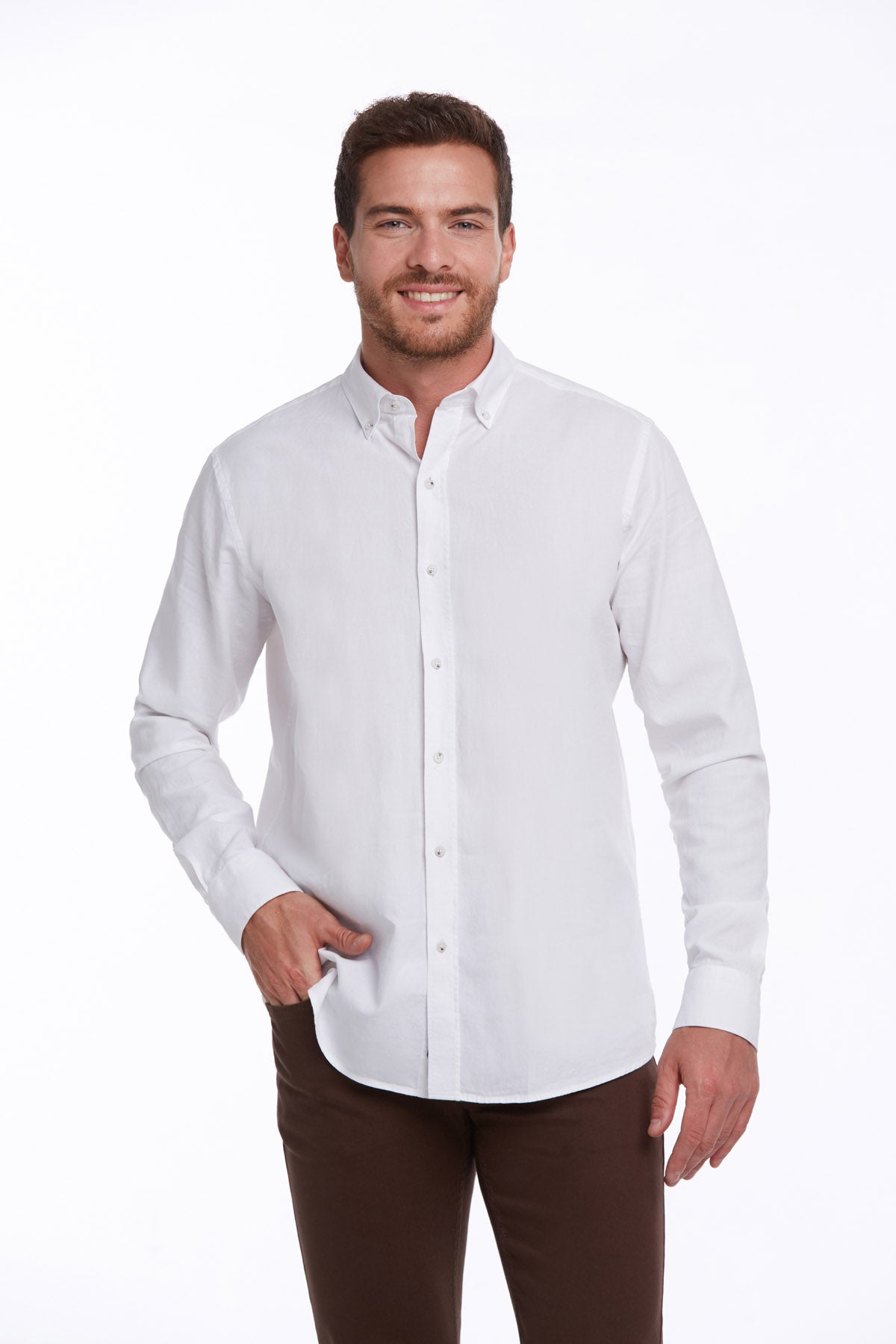 White long-sleeved button-down shirt with a classic collar and clean, tailored fit.