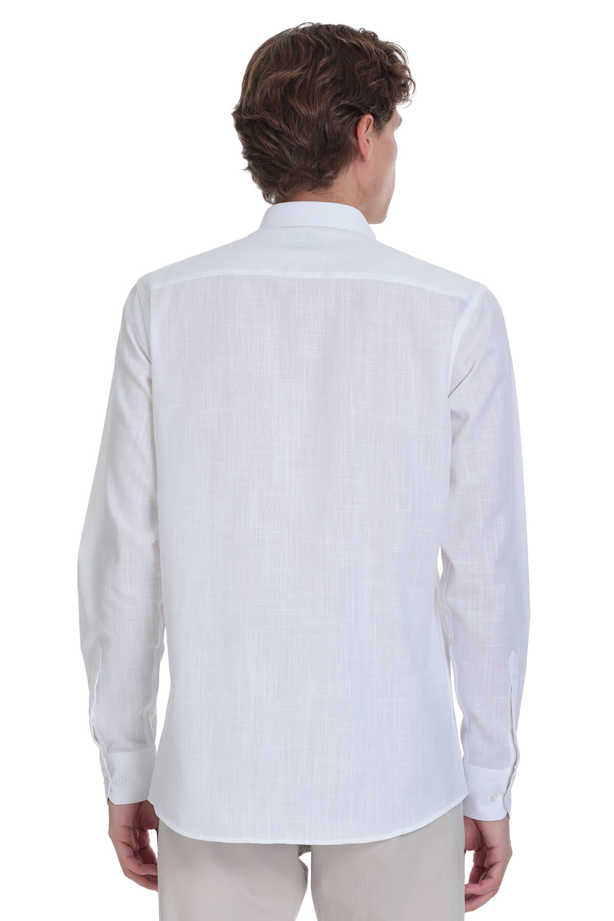 White long-sleeved dress shirt with a classic collar and buttoned cuffs.