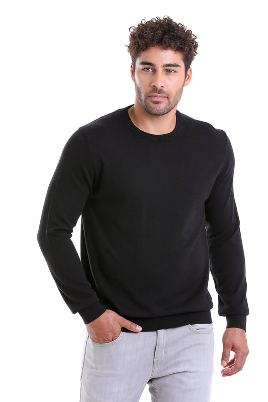 Black long-sleeved crewneck sweater.