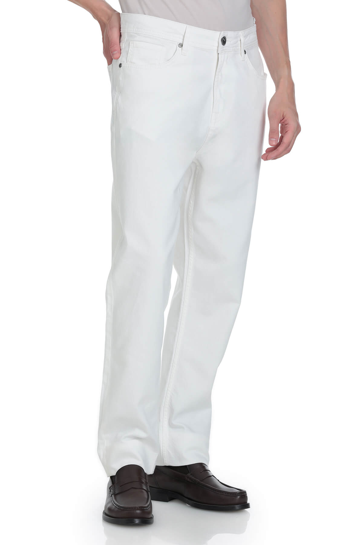 Regular fit white denim jeans with a classic five-pocket design and button closure made from cotton material